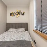 Cozy Terrace & Free Parking In The Heart Of