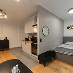 Cozy Terrace & Free Parking In The Heart Of