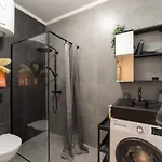Apartment Cozy Terrace & Free Parking In The Heart Of *