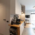 Apartment Cozy Terrace & Free Parking In The Heart Of *