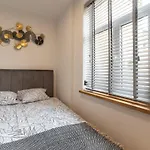 Cozy Terrace & Free Parking In The Heart Of Apartment Riga