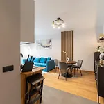 Cozy Terrace & Free Parking In The Heart Of Apartment *