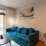 Lägenhet Cozy Terrace & Free Parking In The Heart Of *