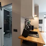 Cozy Terrace & Free Parking In The Heart Of