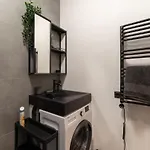公寓 Cozy Terrace & Free Parking In The Heart Of 里加