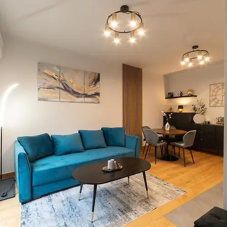 Cozy Terrace & Free Parking In The Heart Of Lägenhet *