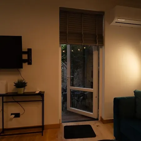 公寓 Cozy Terrace & Free Parking In The Heart Of *