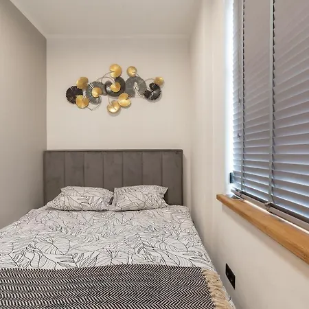 Cozy Terrace & Free Parking In The Heart Of