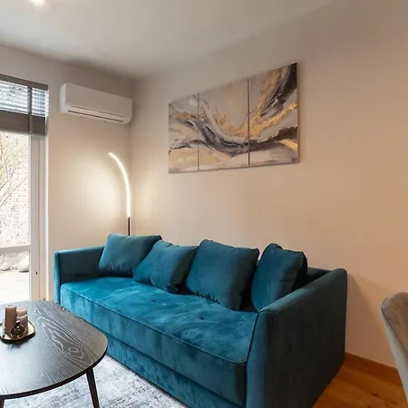 Апартаменты Cozy Terrace & Free Parking In The Heart Of *