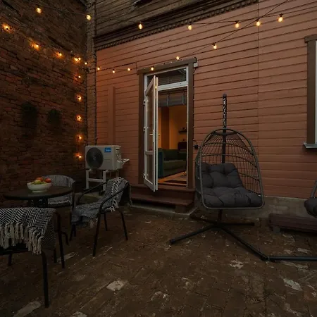 Апартаменты Cozy Terrace & Free Parking In The Heart Of