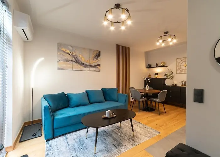 Cozy Terrace & Free Parking In The Heart Of Apartment *