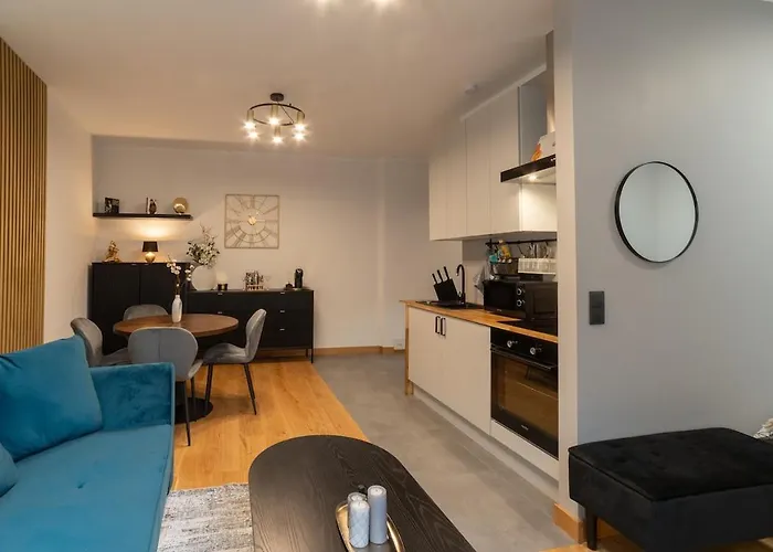 Cozy Terrace & Free Parking In The Heart Of *