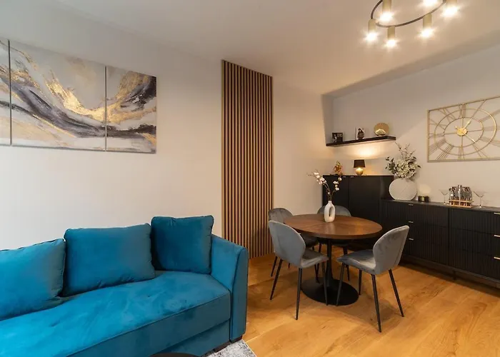 Apartment Cozy Terrace & Free Parking In The Heart Of Riga