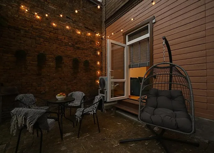 Cozy Terrace & Free Parking In The Heart Of Lägenhet *