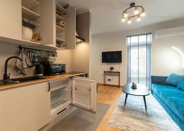 Apartment Cozy Terrace & Free Parking In The Heart Of Riga