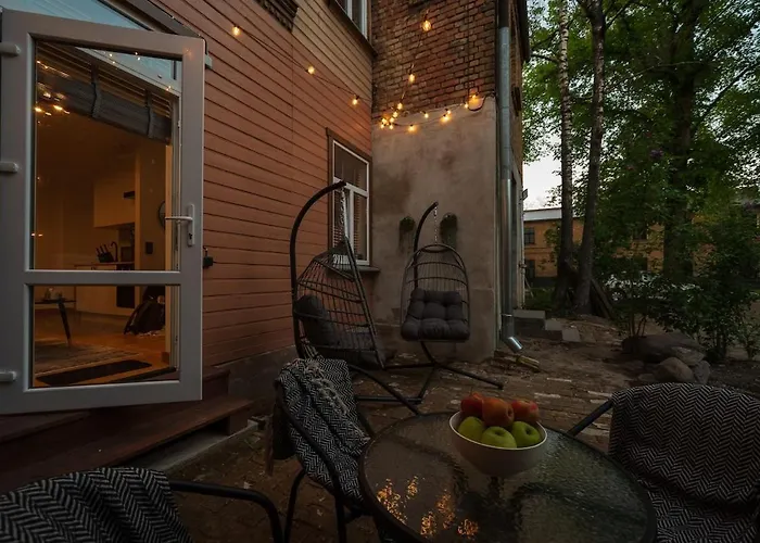 公寓 Cozy Terrace & Free Parking In The Heart Of