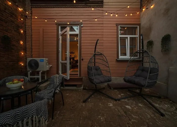 Cozy Terrace & Free Parking In The Heart Of Apartment *