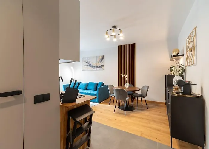 Cozy Terrace & Free Parking In The Heart Of Lägenhet *