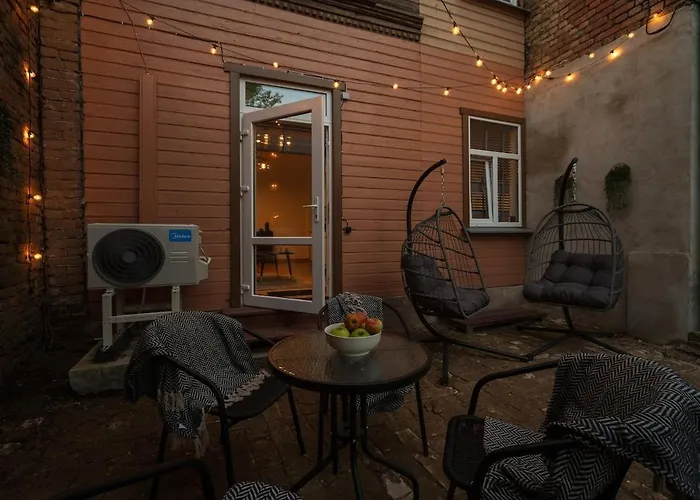 Lägenhet Cozy Terrace & Free Parking In The Heart Of Riga