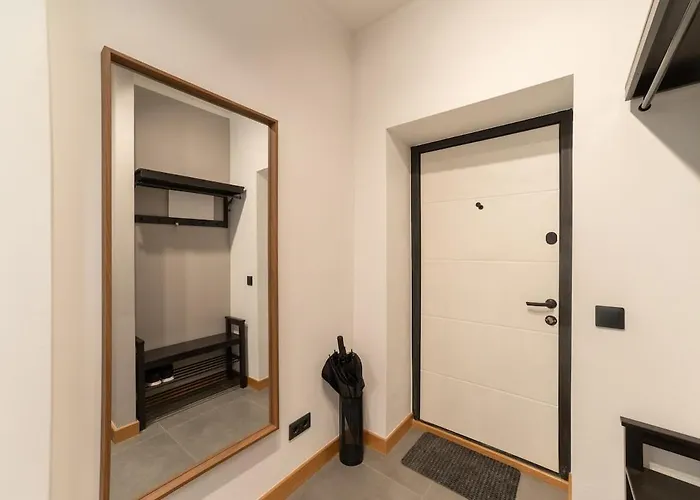 Cozy Terrace & Free Parking In The Heart Of Lägenhet *