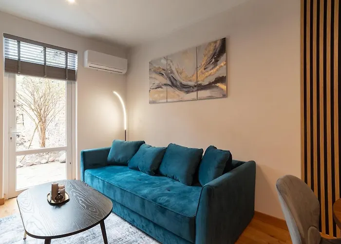 Apartment Cozy Terrace & Free Parking In The Heart Of *