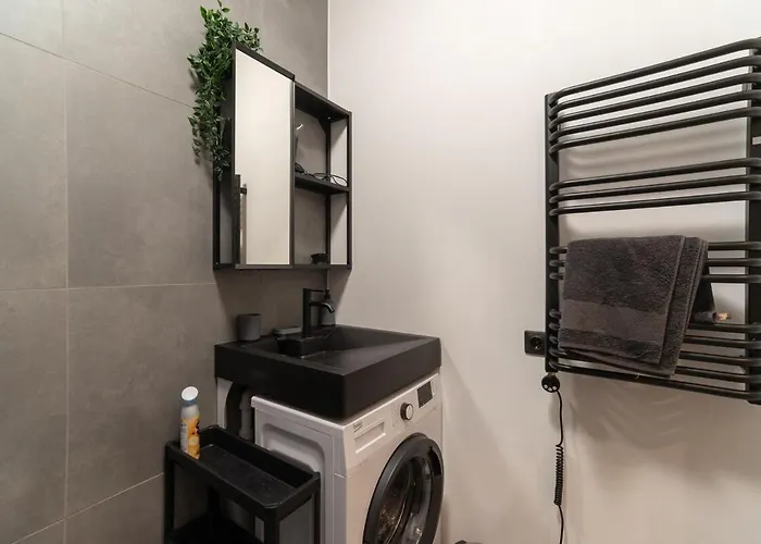 Apartment Cozy Terrace & Free Parking In The Heart Of Riga