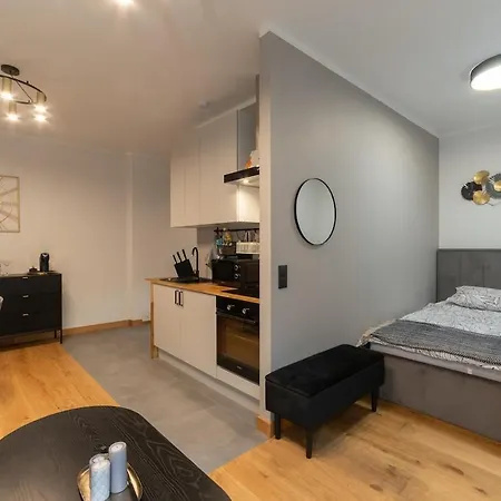 Cozy Terrace & Free Parking In The Heart Of